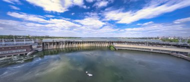 Zaporozhye 'deki Dinyeper Nehri üzerindeki en büyük hidroelektrik santrali..