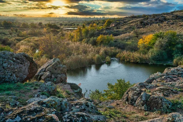 Gleaming Beautiful Little River Large White Stones Green Vegetation Hills — Stock Photo, Image