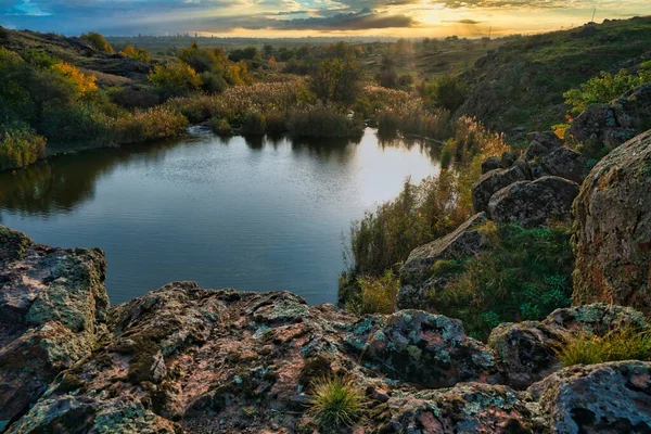 Gleaming Beautiful Little River Large White Stones Green Vegetation Hills — Stock Photo, Image