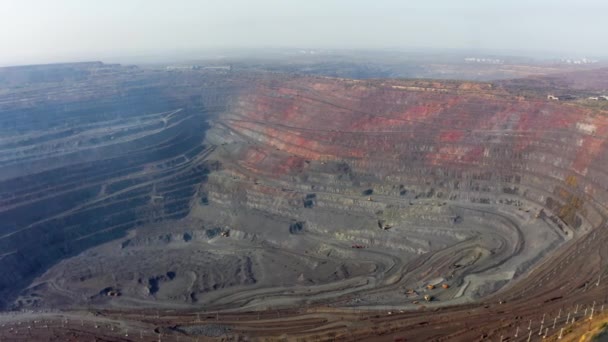 Vista aerea della fabbrica mineraria meridionale, cava di miniera in Ucraina — Video Stock