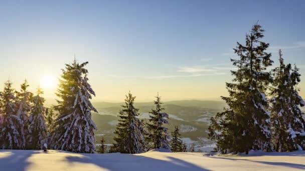 Caduta di tempo di tramonto in montagna invernale — Video Stock