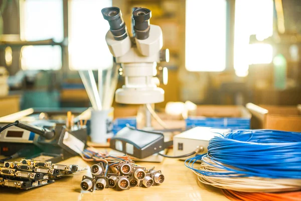 Large Modern Electron Microscope Embedded Microcircuits Stacked Test Plate Prepare — Foto de Stock