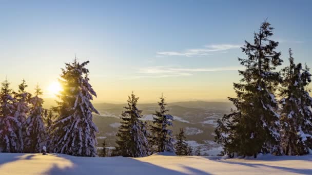 Pôr do sol lapso de tempo na montanha de inverno — Vídeo de Stock