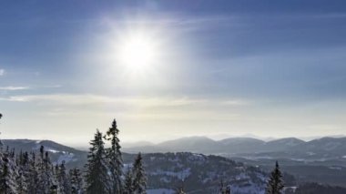 Kış dağında günbatımı süresi doluyor