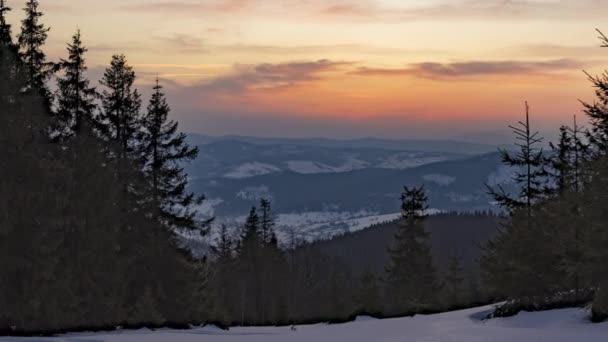 Widok w wschodzie słońca zima górski timelapse — Wideo stockowe