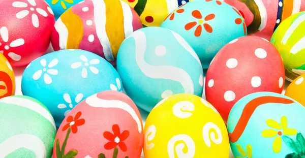 Colorate uova di Pasqua fatte a mano — Foto Stock