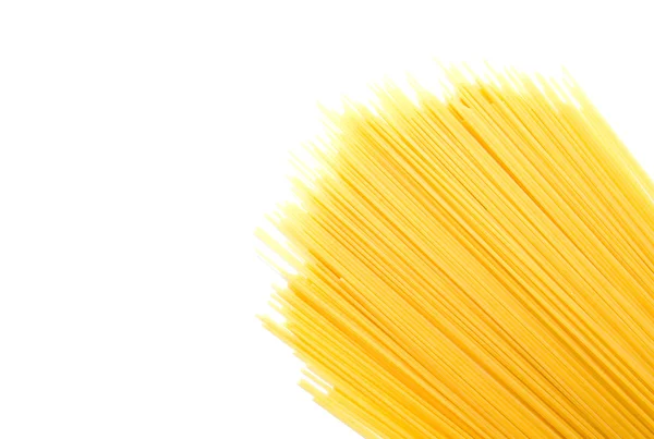 Ungekochte italienische Spaghetti isoliert — Stockfoto