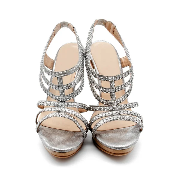 Серебряные туфли на высоком каблуке — стоковое фото