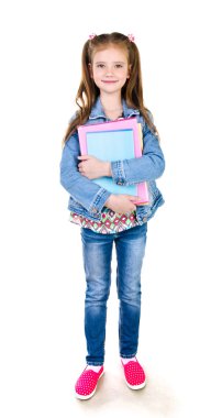 Kız öğrenci izole kitap ile gülümseyen portresi