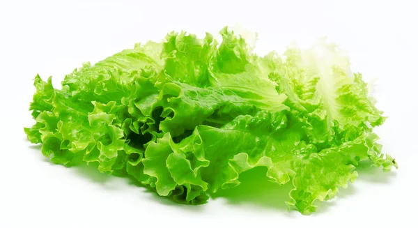 Frische Salatblätter isoliert auf einem weißen — Stockfoto