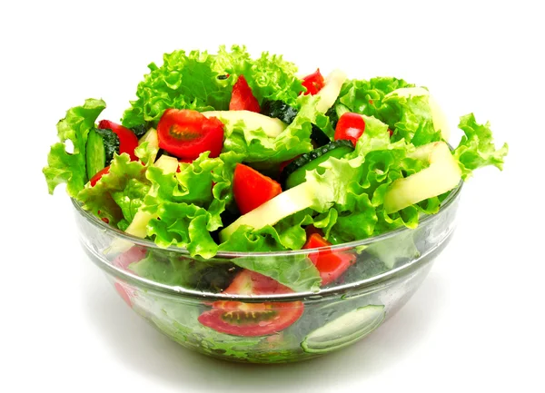 Ensalada de verduras frescas aisladas en un blanco — Foto de Stock