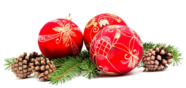 Bolas de decoração de Natal com cones de abeto — Fotografia de Stock