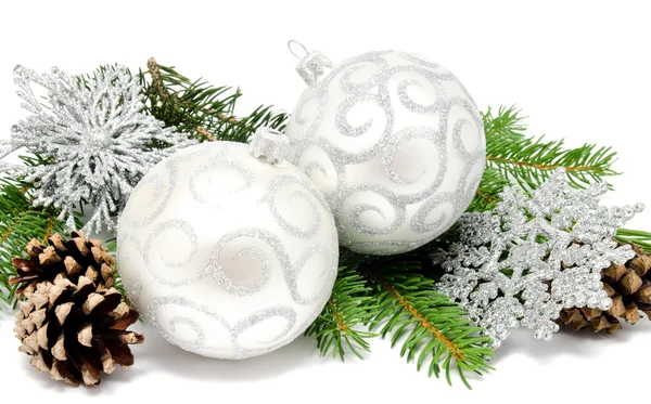 Decoratie kerstballen met fir kegels — Stockfoto