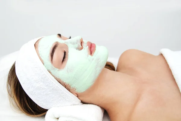 Beautiful Young Woman Facial Mask Beauty Salon Girl Getting Beauty — Stock Photo, Image