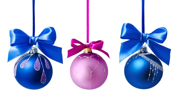 Mavi Noel topları ile izole şerit — Stok fotoğraf