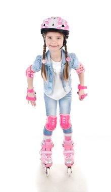 pink patenli sevimli gülümseyen küçük kız