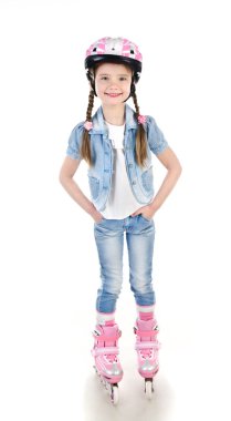pink patenli sevimli gülümseyen küçük kız 