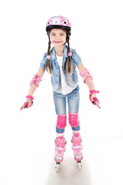 pink patenli sevimli gülümseyen küçük kız