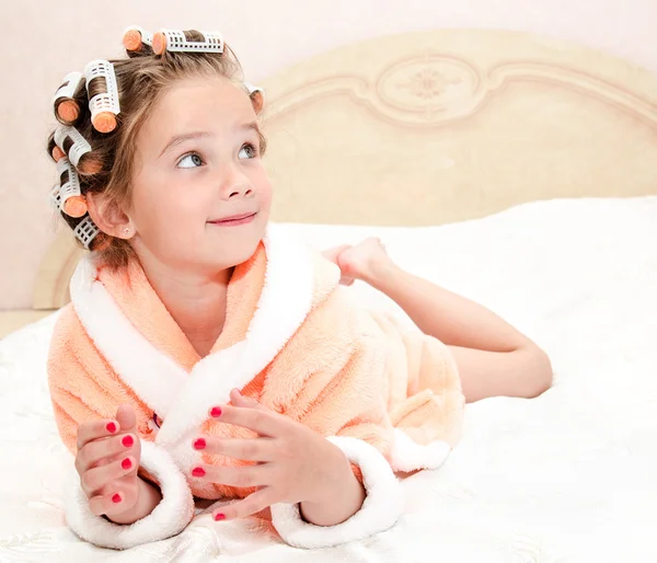 Happy funny little girl with manicure — ストック写真