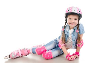 pink patenli sevimli gülümseyen küçük kız