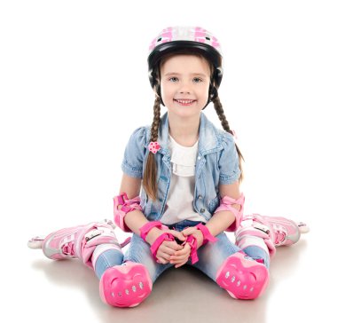 pink patenli sevimli gülümseyen küçük kız