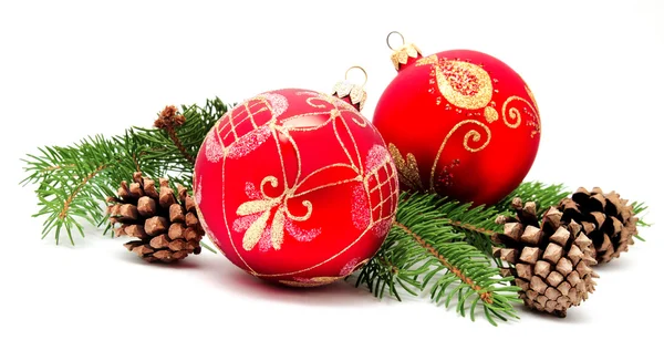 Рождественские украшения с еловыми конусами — стоковое фото