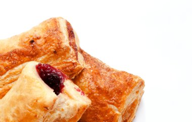 İzole kiraz reçeli ile taze puf hamur işleri