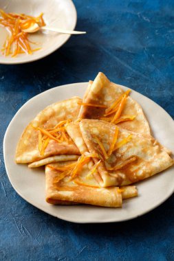 Portakal soslu krep Suzette..