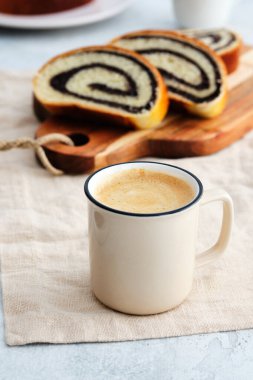 Haşhaş tohumu ve kahve.