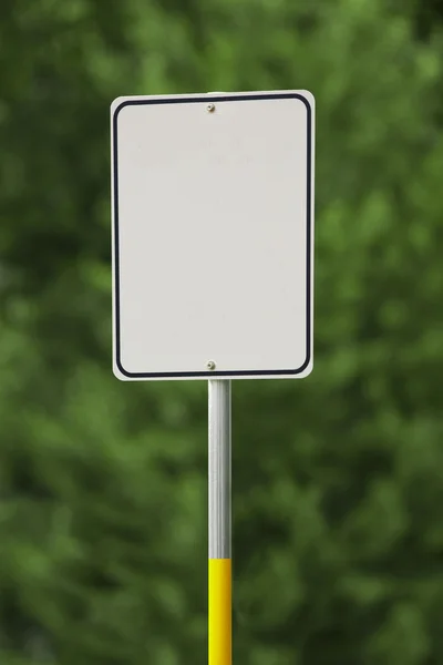 Signo blanco en blanco — Foto de Stock