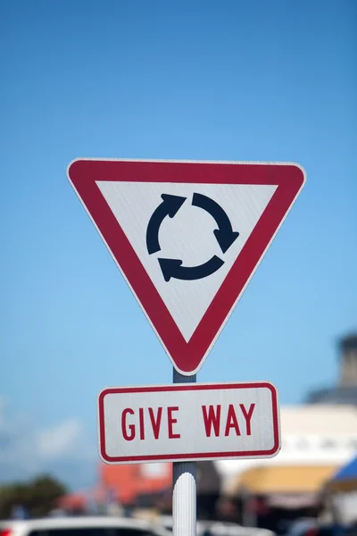 Roundabout Give Way Sign — Stock Photo, Image