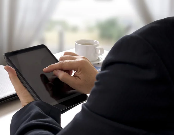 Man touch tablet — Stock Photo, Image