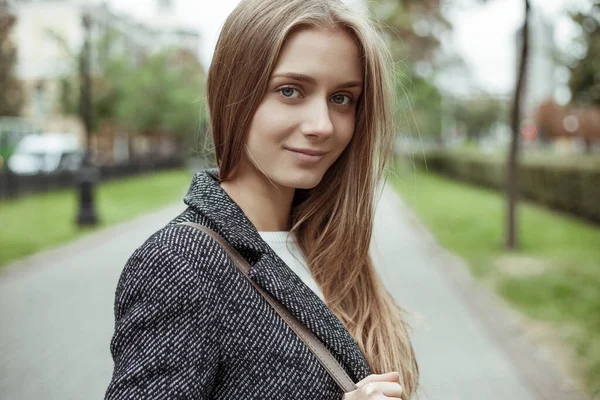 Smiling Romantic Young Slim Woman Long Blond Hair Bag Looking — Stockfoto