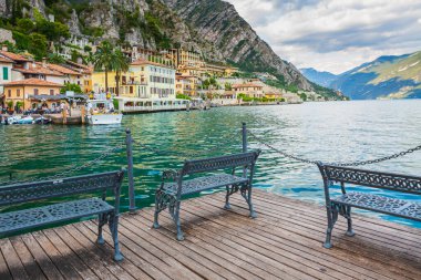 Limon Konsolosu Garda, İtalya 'da güzel bir tarihi mimari. Turistler için popüler bir seyahat yeri.
