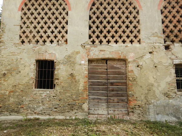 Facciata Antico Casale Nelle Langhe Piemonte — Foto Stock