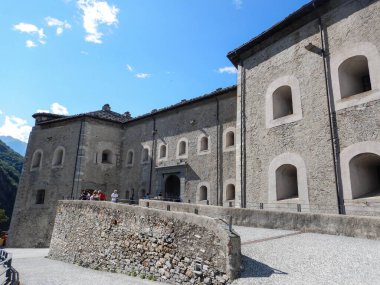 Bard Kalesi, Aosta Vadisi - İtalya