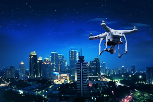 Drone, létání nad městem — Stock fotografie