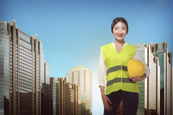 Asiatiska ingenjör bära Säkerhetsväst — Stockfoto
