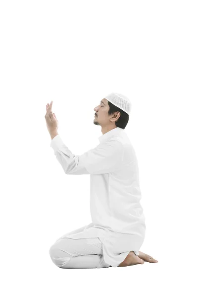 Hombre joven musulmán rezando — Foto de Stock