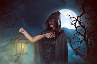 Asya cadı kadın holding fener