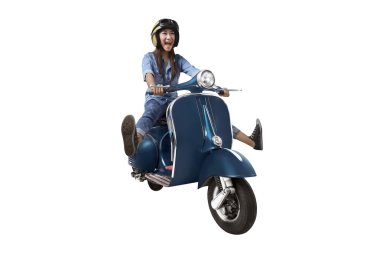 Asyalı kadın binicilik scooter