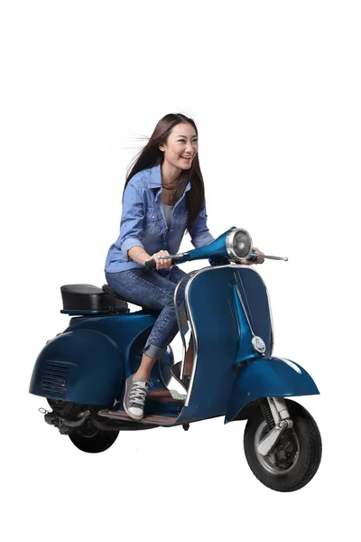 Mulher equitação Scooter — Fotografia de Stock