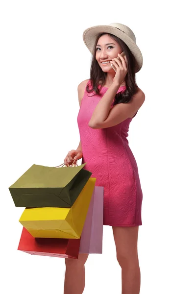 Tiempo de compras, hermosa mujer asiática con sombrero hablando en el pho — Foto de Stock