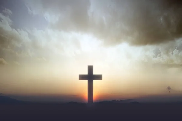 Christian Cross Polu Zachodem Słońca Tle Nieba — Zdjęcie stockowe