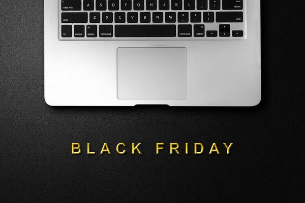Laptop Black Friday Texto Sobre Fundo Preto Conceito Black Friday — Fotografia de Stock