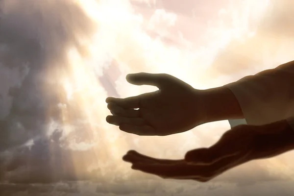 Mano Jesucristo Rezando Dios Con Fondo Dramático Del Cielo — Foto de Stock