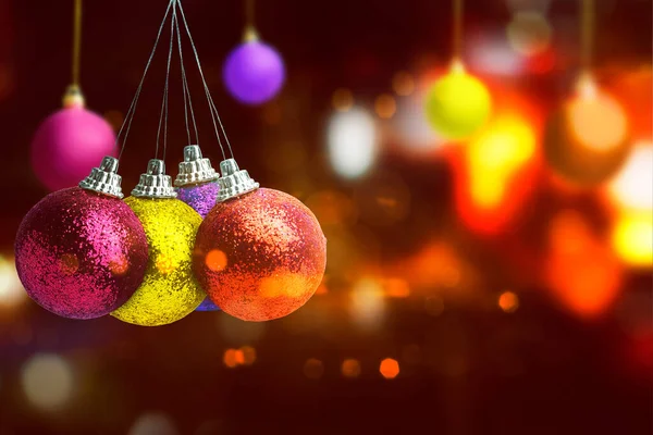 Färgglad Jul Boll Hängande Med Suddig Ljus Bakgrund God Jul — Stockfoto