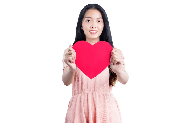 Mulher Asiática Segurando Corações Vermelhos Isolados Sobre Fundo Branco — Fotografia de Stock