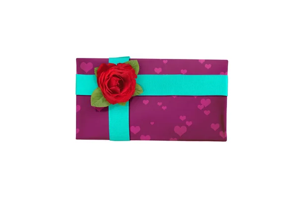Coffret Cadeau Avec Ruban Forme Coeur Avec Rose Rouge Isolé — Photo