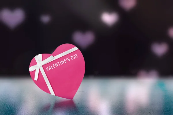Corazón Rojo Con Cinta Blanca Texto Del Día San Valentín — Foto de Stock